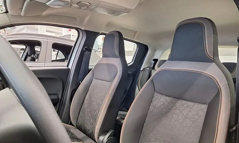 Fiat Mobi Trekking 1...