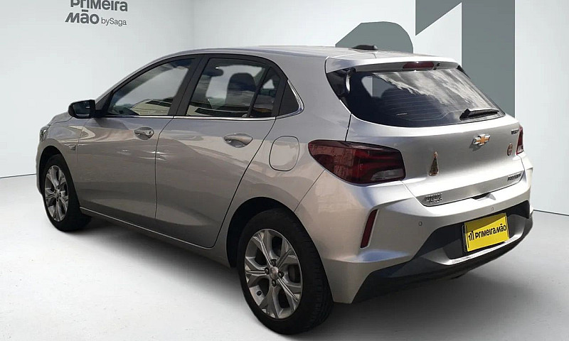 Chevrolet Onix Premi...
