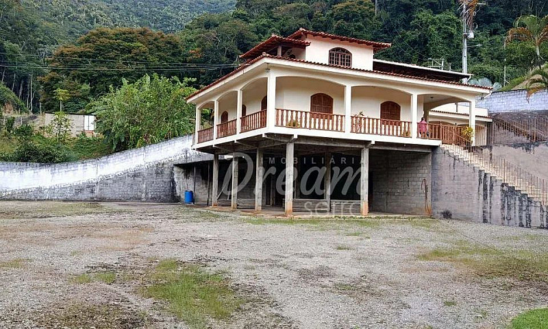 Casa Com 5 Dormitóri...