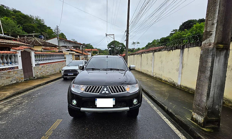 Mitsubishi Pajero Da...