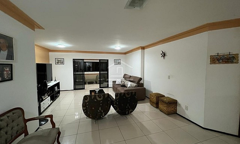 Apartamento De 202M²...