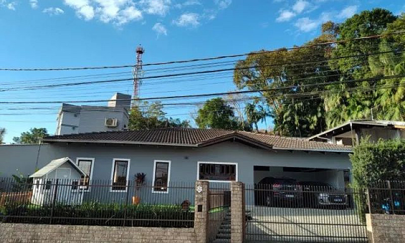 Linda Casa Plana Com...