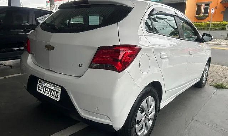 Chevrolet Onix Hatch...