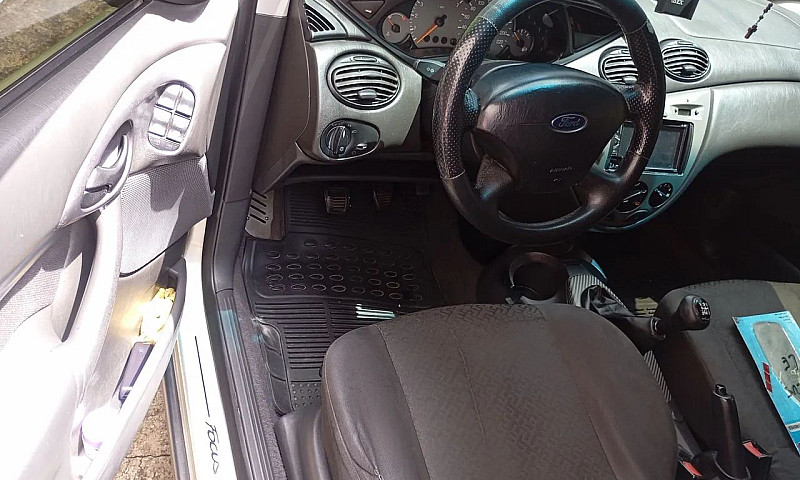 Ford Focus 1.6 S/Se/...