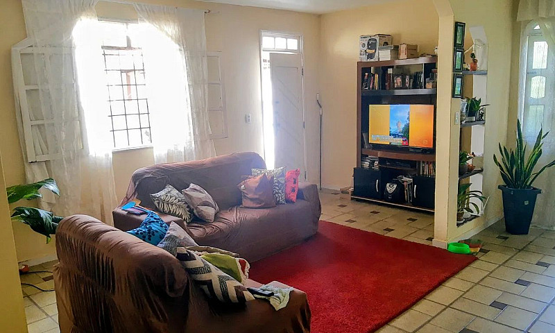 Vendo Casa Com Um Po...