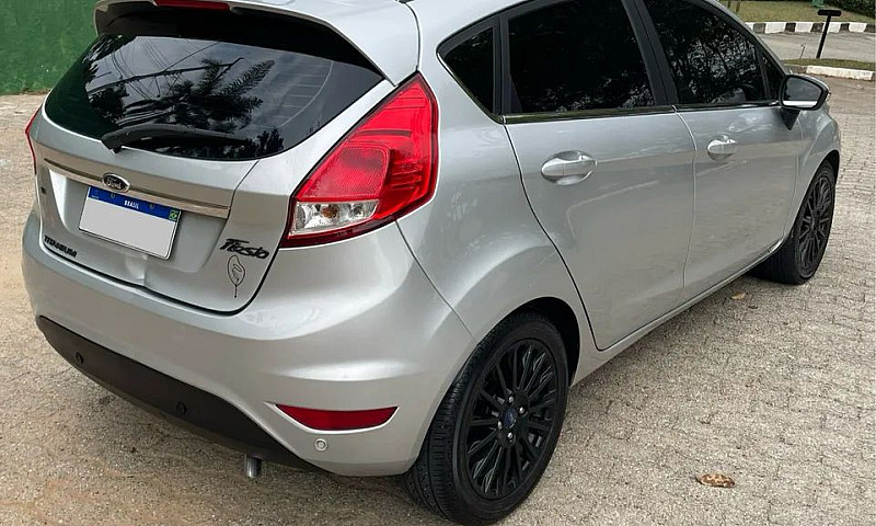 Ford Fiesta Tit./Tit...