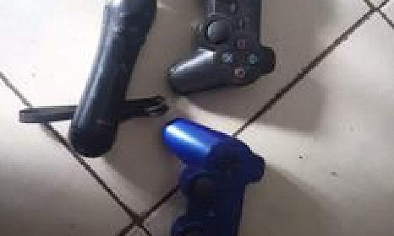 Vendo Ps3 Com Ps Mov...