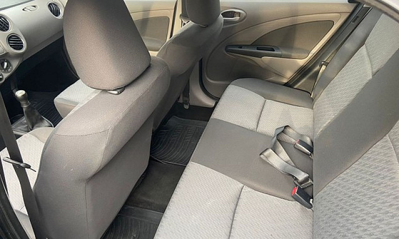 Etios 2013 Sedan 1.5...