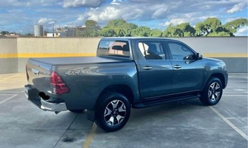 Toyota Hilux Srx 202...