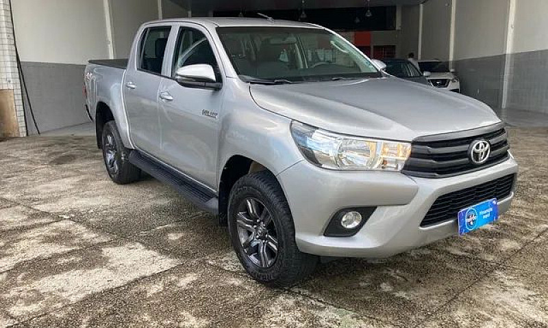 Toyota Hilux 2020 4 ...