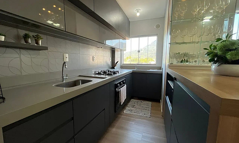 Apartamento Com Suít...