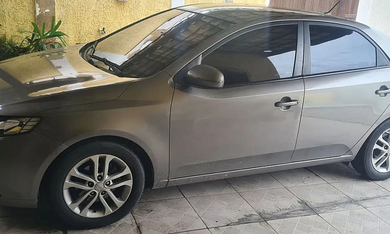 Kia Motors Cerato 1....