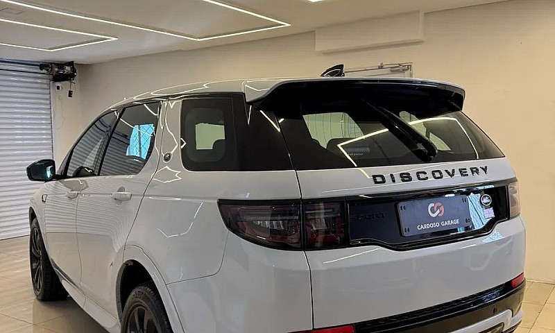 Land Rover Discovery...