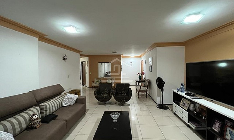 Apartamento De 202M²...