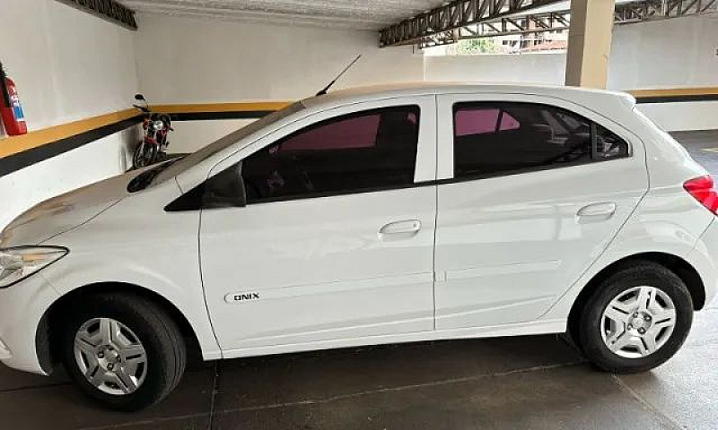 Chevrolet Onix 1.0 2...