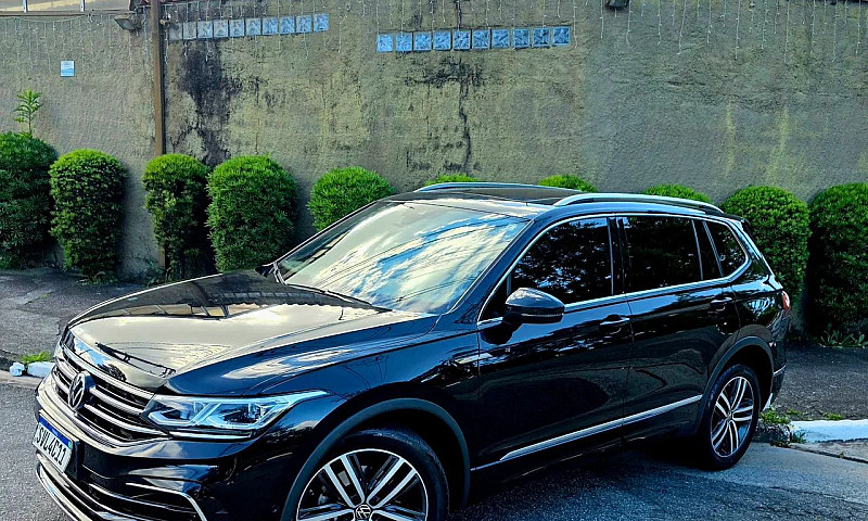 Volkswagen Tiguan Al...