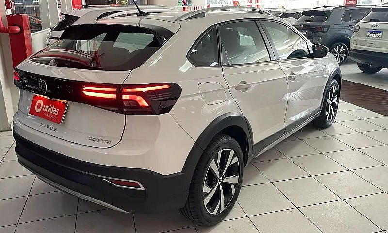 Volkswagen Nivus Hig...