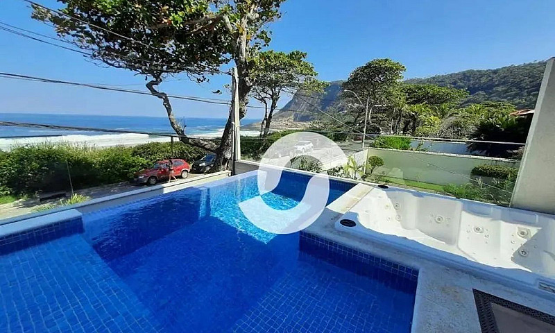 Praia De Itacoatiara...