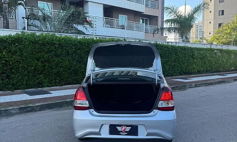 Toyota Etios Platinu...