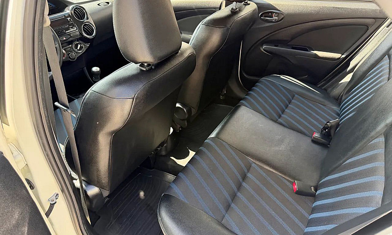Toyota Etios Xs 1.5 ...