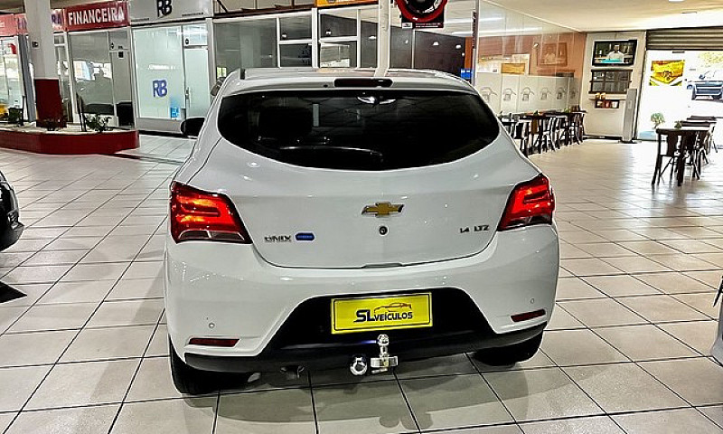 Chevrolet Onix 1.4 M...