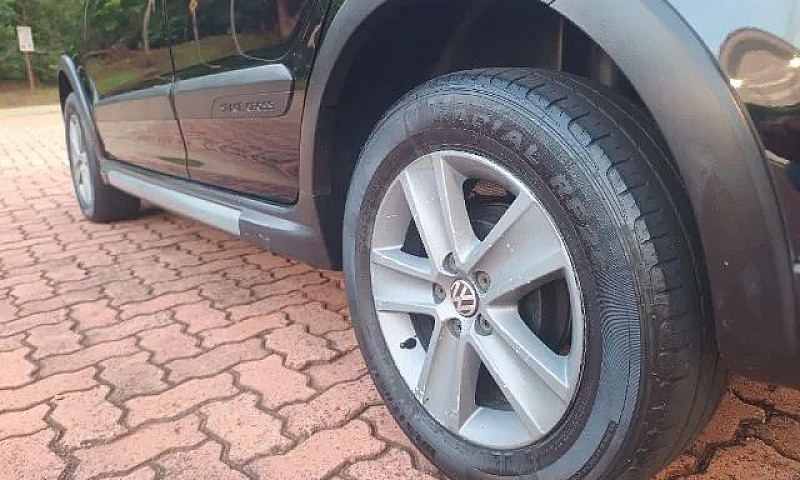 Volkswagen Space Cro...