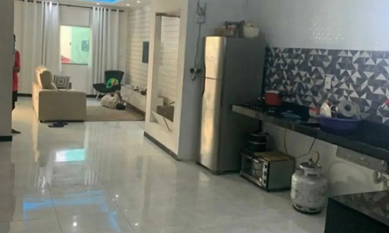 Vendo Uma Linda Casa...