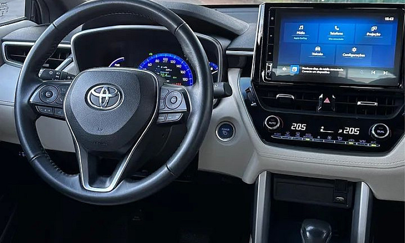 Toyota Corolla Cross...