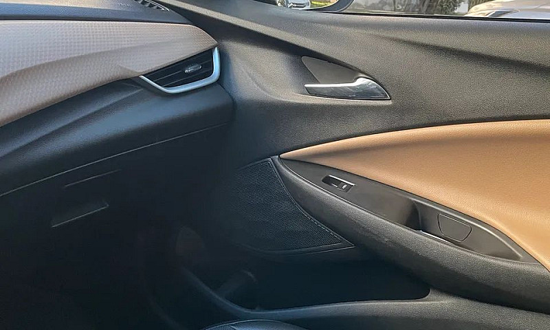 Chevrolet Onix Plus ...