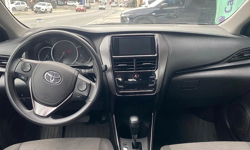 Toyota Yaris Xl Seda...