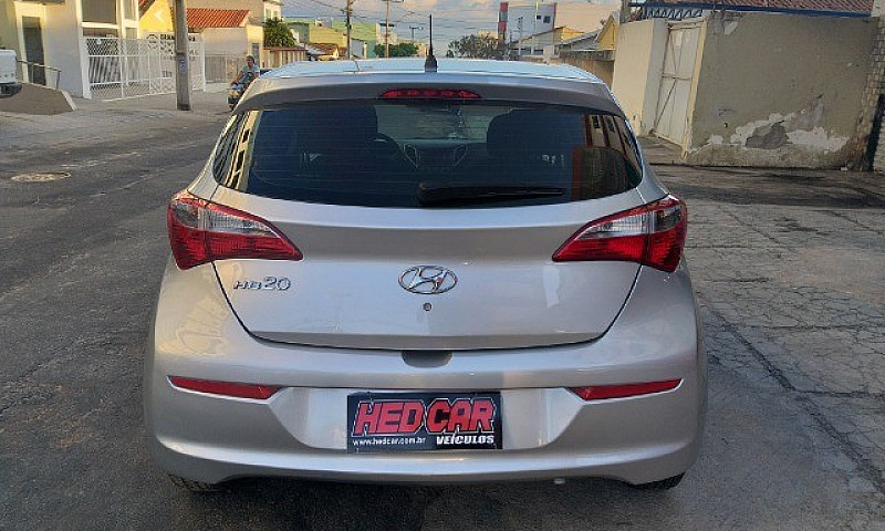 Hyundai - Hb20 - Com...