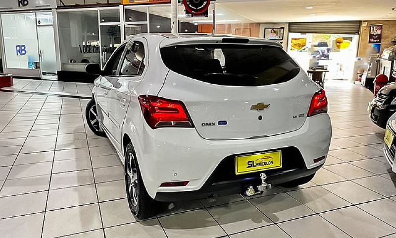 Chevrolet Onix 1.4 M...