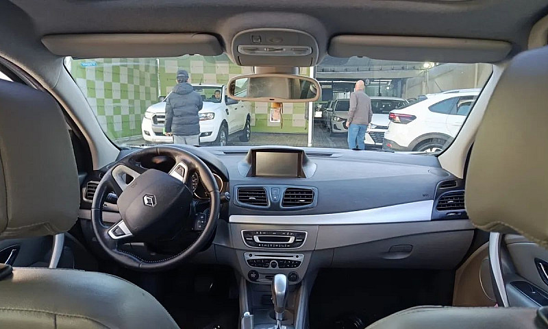 Renault Fluence Seda...