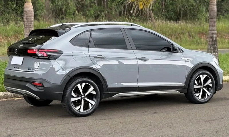Volkswagen Nivus Hig...