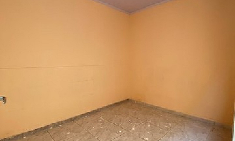Casa 02 Quartos, Cei...