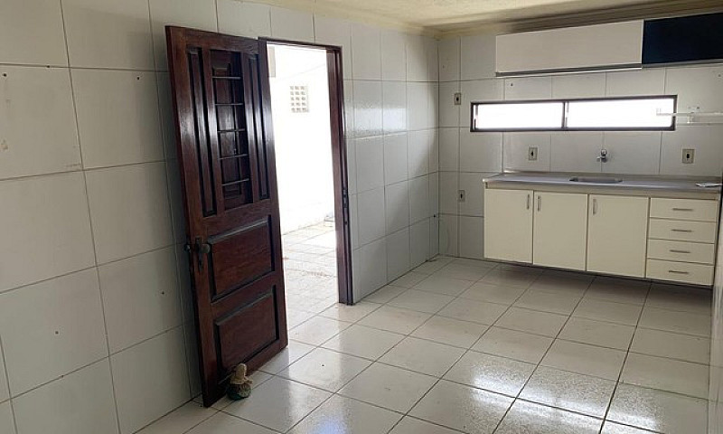 Casa A Venda Com 3 Q...