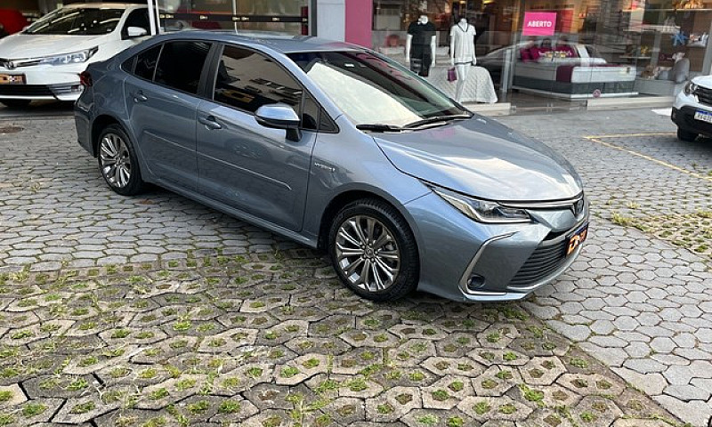 Corolla Altis Híbrid...