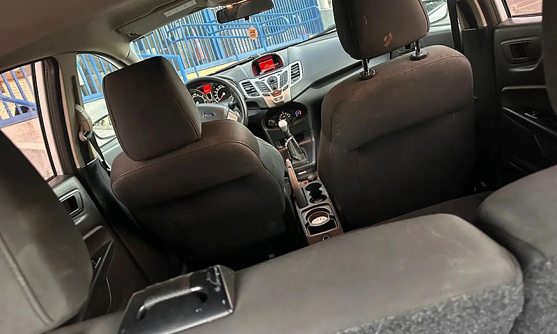 Ford Fiesta Se 1.6 1...