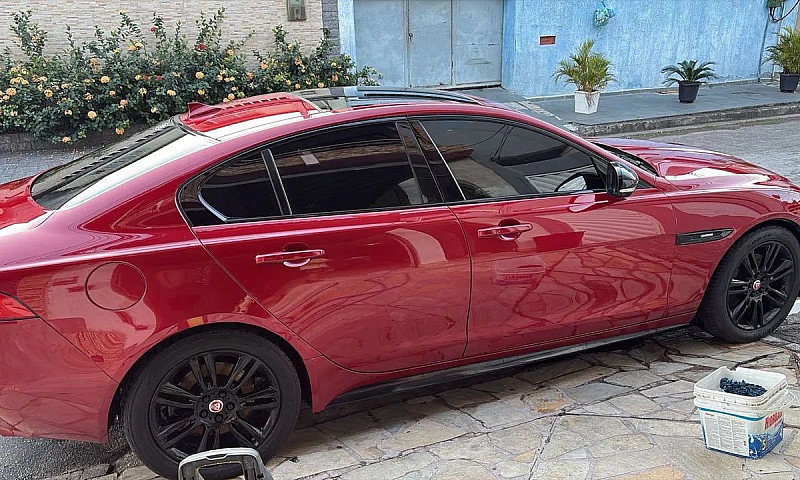 Jaguar Xe 2.0 Turboc...