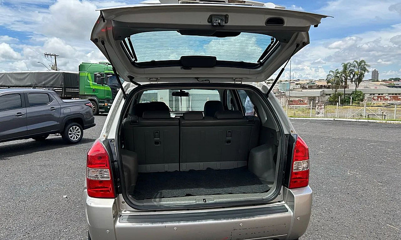 Hyundai Tucson 2.0 1...