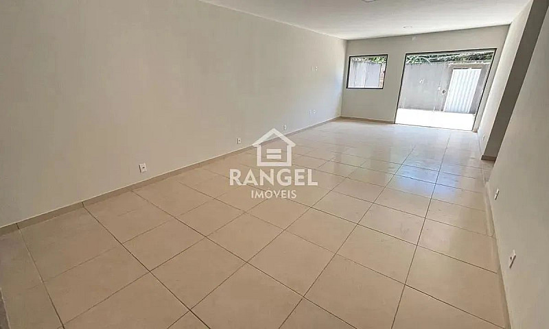 Casa Linear Com Três...