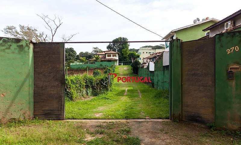 Casa Com 3 Dormitóri...