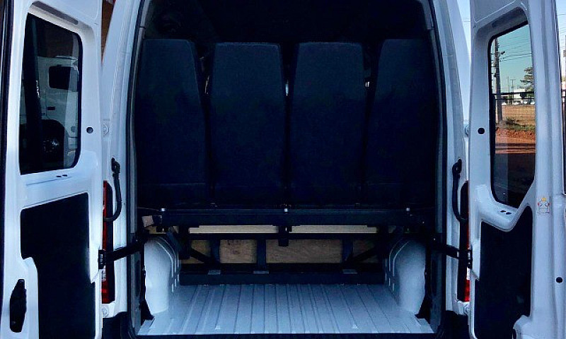 Van Renault Master 2...