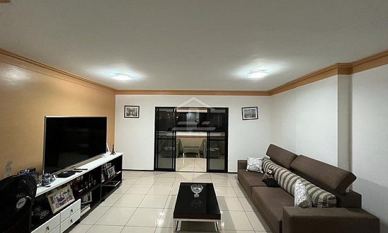 Apartamento De 202M²...