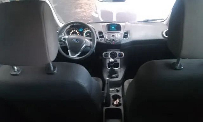 New Fiesta. Se 1.6 ...