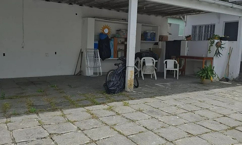 Alugo Casa Condomíni...