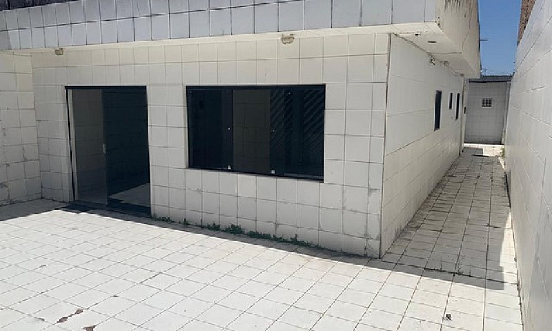 Casa A Venda Com 3 Q...