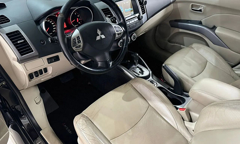 Mitsubishi Outlander...