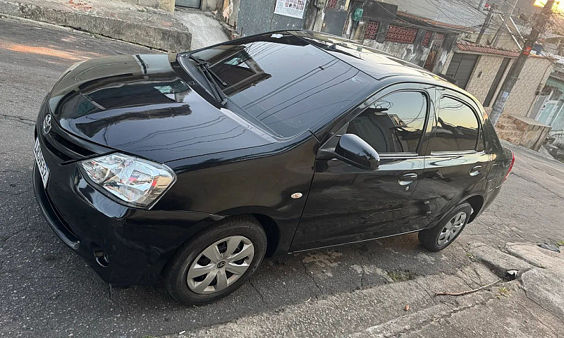 Toyota Etios Xs Seda...
