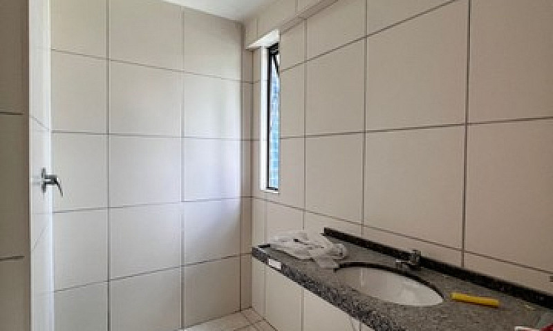 4 Quartos ( 3 Suítes...